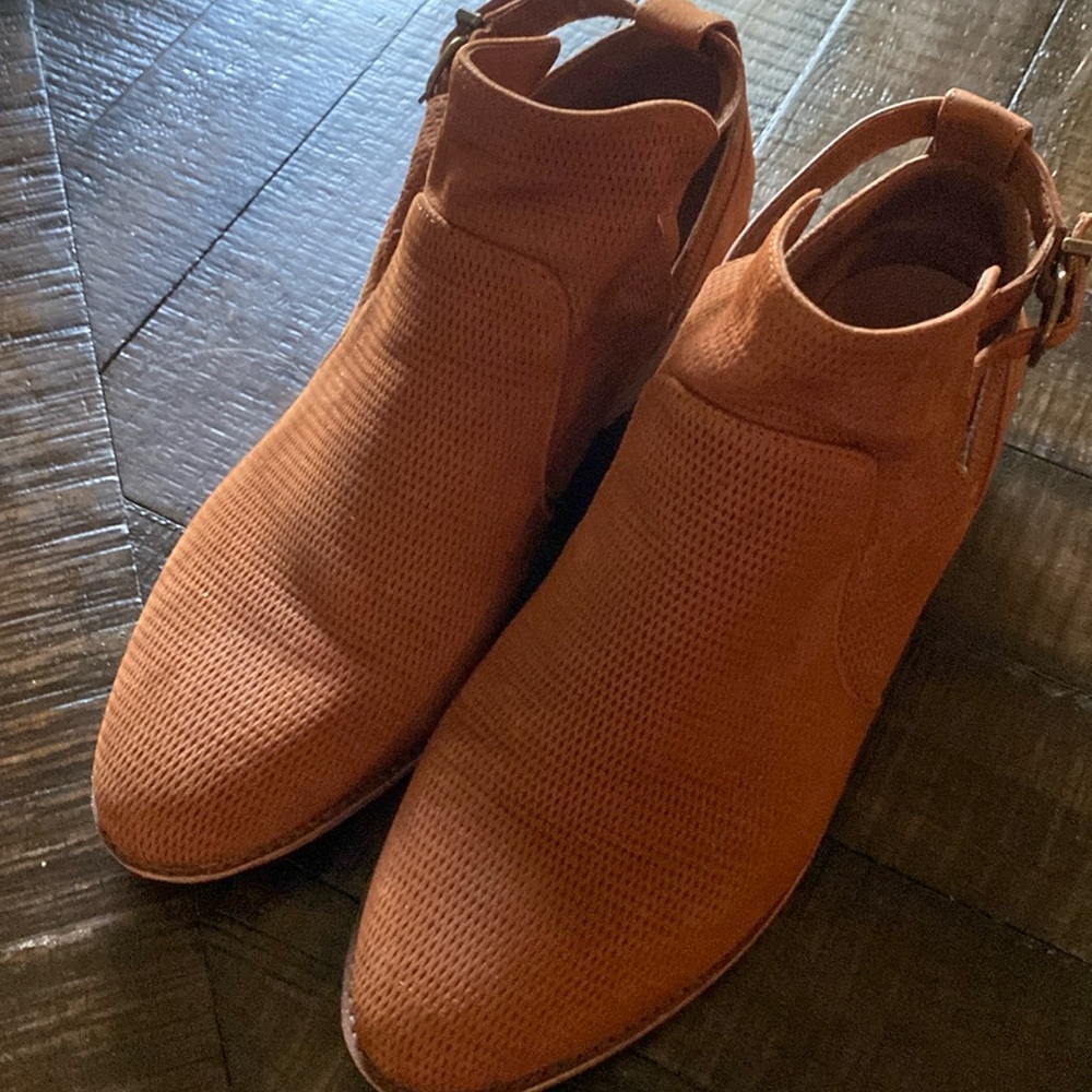 GB booties